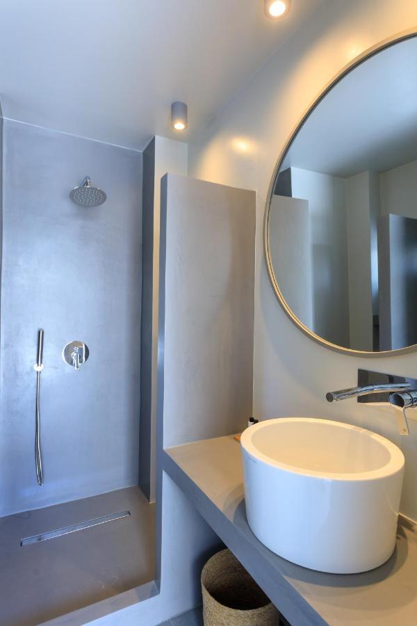 Iliades Luxury Boutique Suites Batsíon Exterior photo