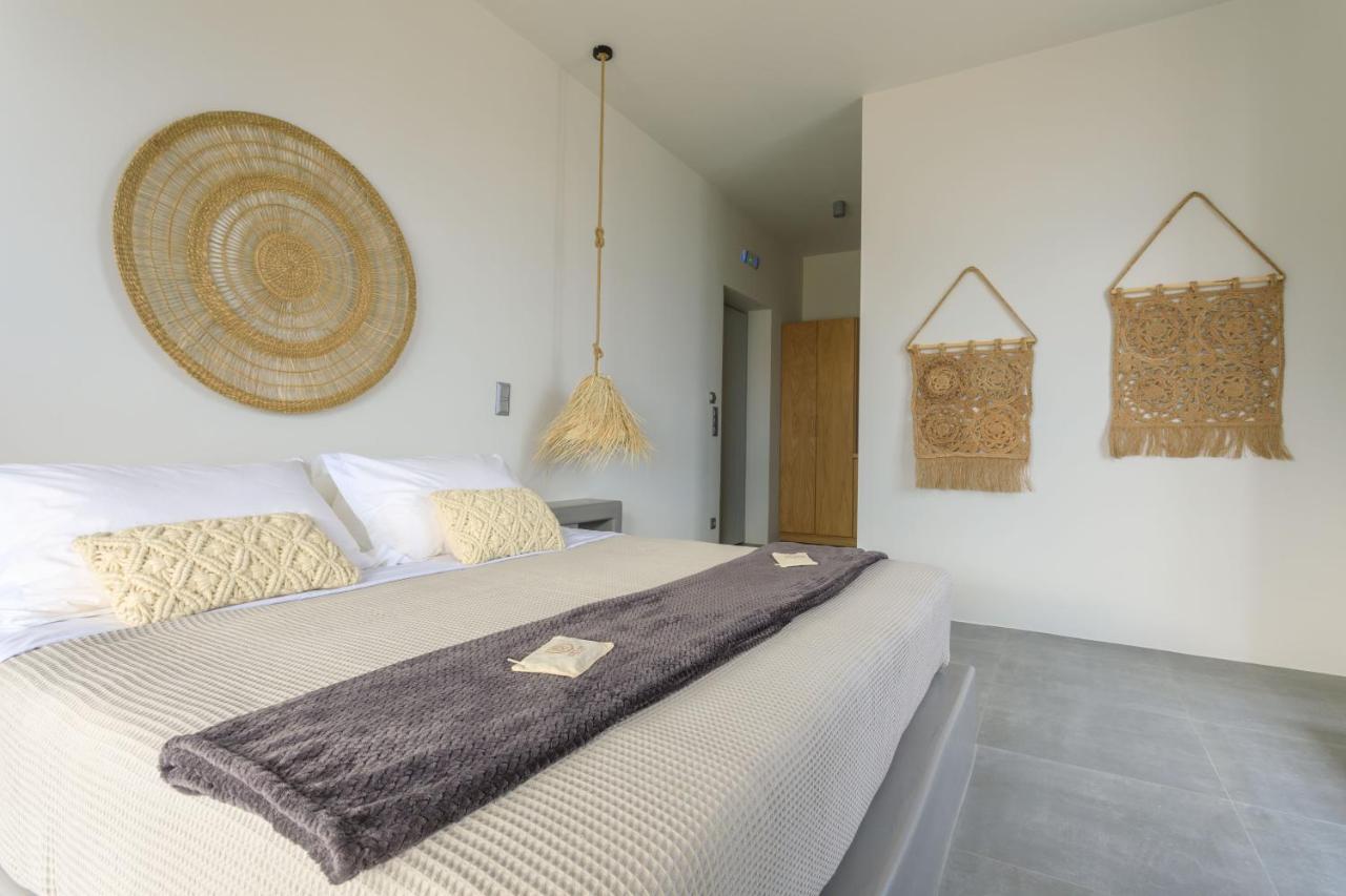 Iliades Luxury Boutique Suites Batsíon Exterior photo