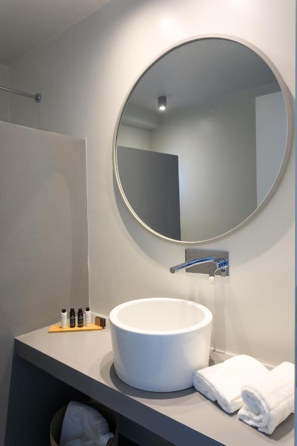 Iliades Luxury Boutique Suites Batsíon Exterior photo
