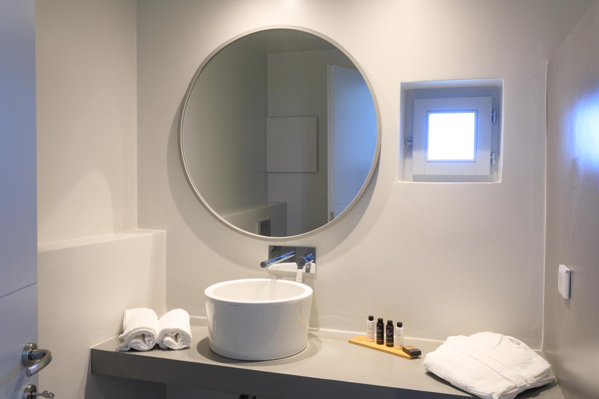 Iliades Luxury Boutique Suites Batsíon Room photo